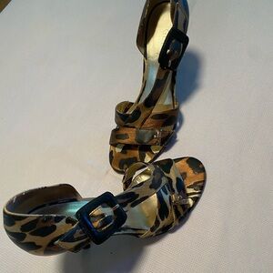 Guess animal print stilettos size 7m black side buckle